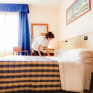 Economy King Room
